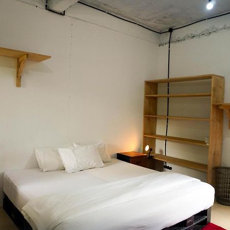 Lotide Surf Camps Lombok Hostel Kuta  Екстериор снимка